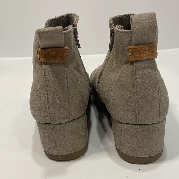 TOMS Kelsey Platform Booties size 4 (big kids) - Picture 10 of 10